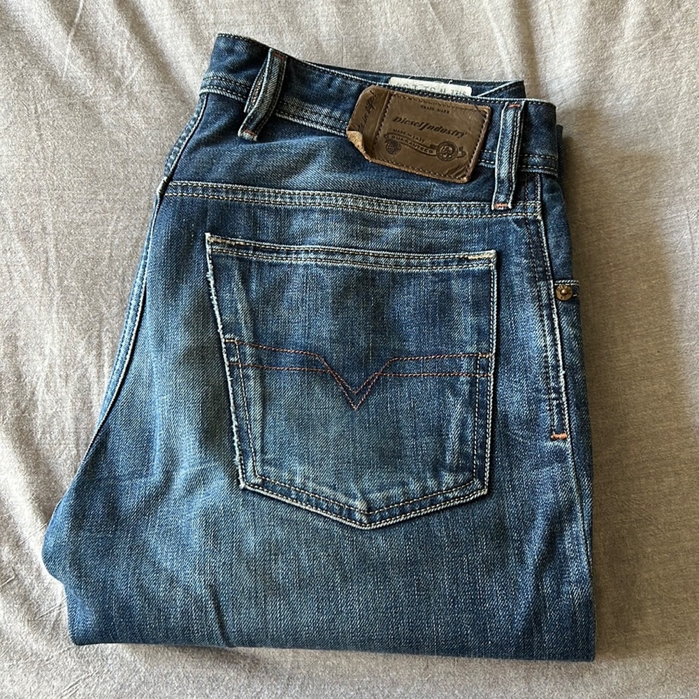 Men’s Diesel Regular Straight Jean size W31L34 wash# 0806u